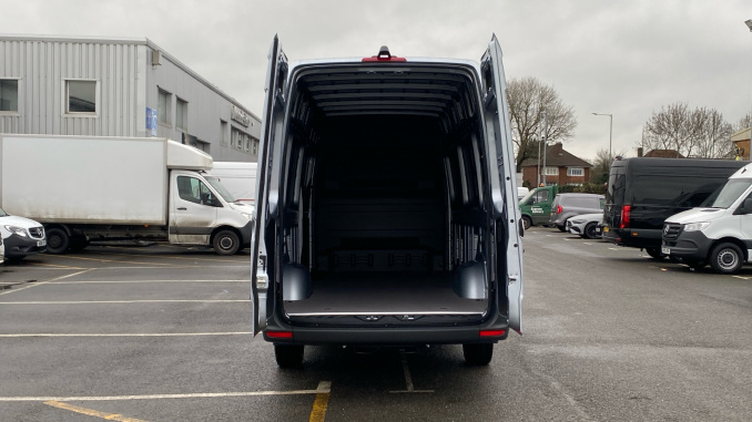 Mercedes-Benz Sprinter 315Cdi L3 Diesel Rwd 3.5t H2 Pro Van 9G-Tronic - Image 11